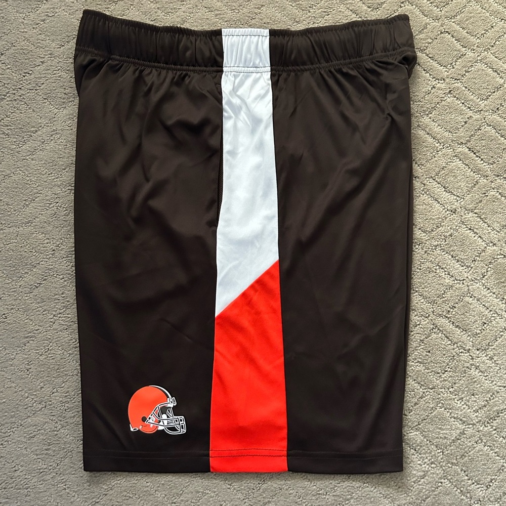 Cleveland Brown men shorts size L